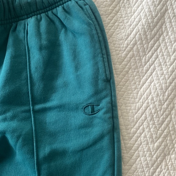 Unisex Champion sweatpants bought through Urban Outfitters. - Picture 2 of 4